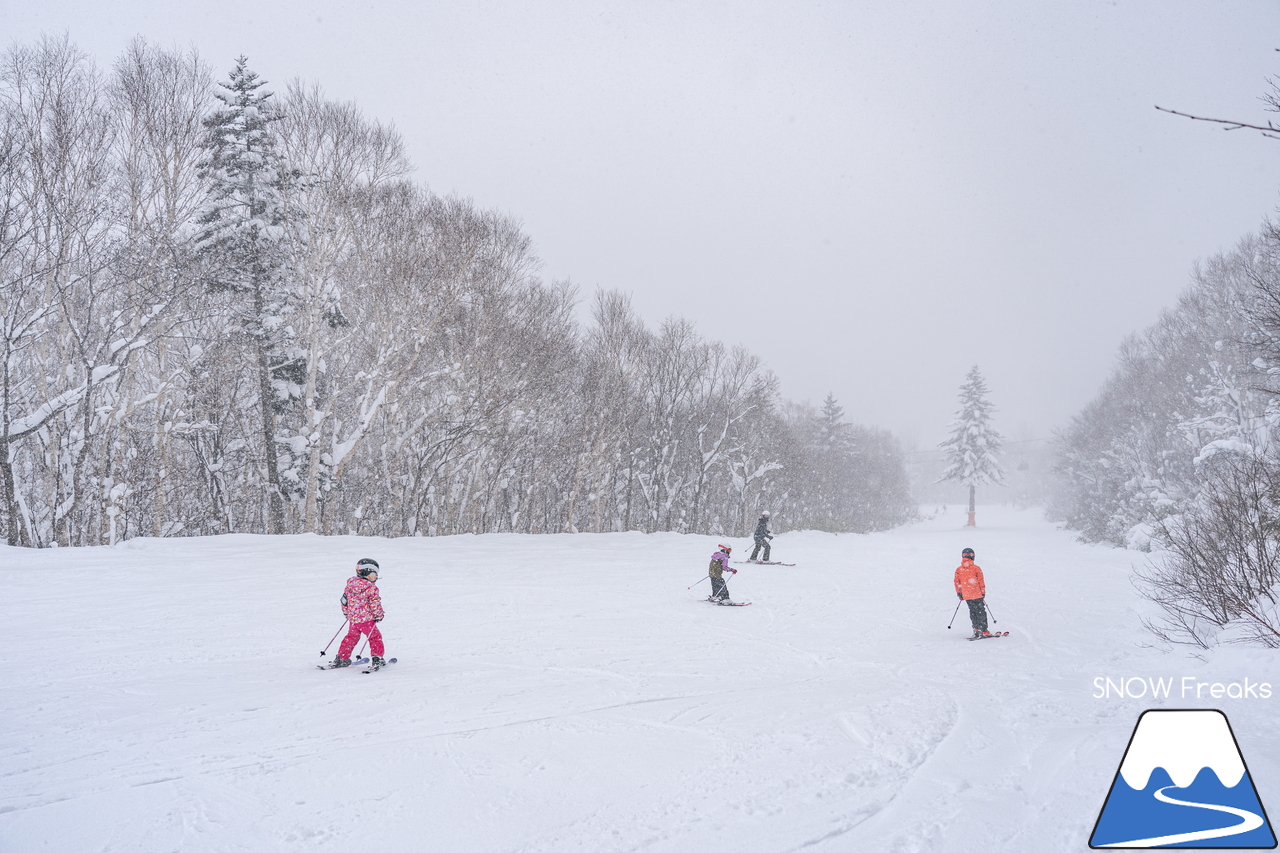 札幌国際スキー場｜只今『積雪』＆『滑走可能エリア』全国No.1！積雪 100cm、ほぼ全コース滑走可能。一気に厳冬期到来のKOKUSAI(^^)/